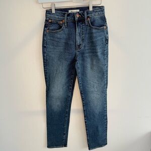 Madewell Women’s The Perfect Vintage Jean in Dark Blue size 23